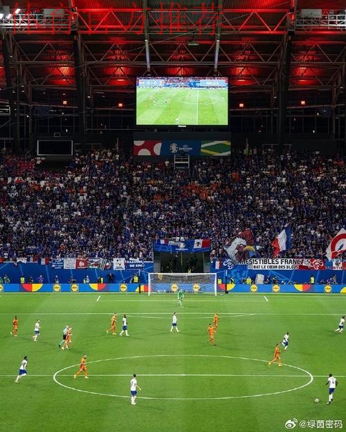 球迷大饱眼福 荷兰队签协议战国足必派主力应战 球迷大饱眼福 荷兰队签协议战国足必派主力应战